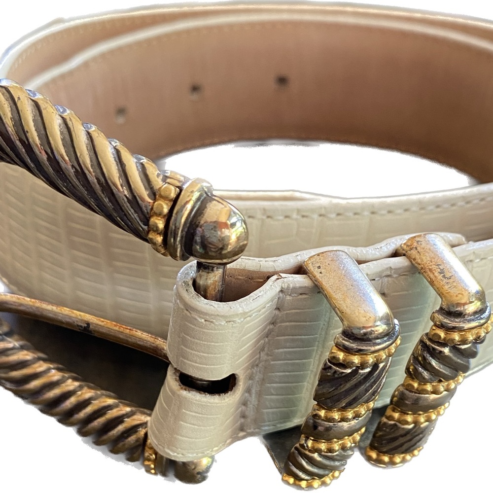Brighton chunky creme leather body with heavy duty buckle and double catch.